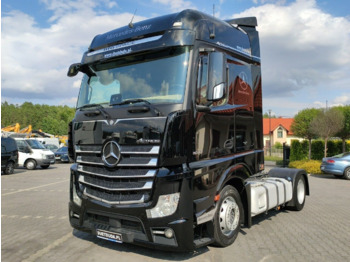 Vilcējs MERCEDES-BENZ Actros 1845