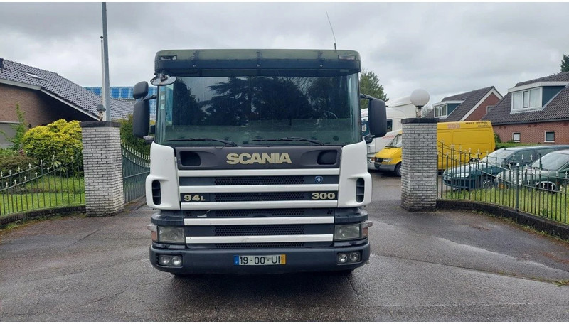 Vilcējs Scania P94-300 MANUAL AIRCO 2 PIPES LOW MILEAGE: foto 3