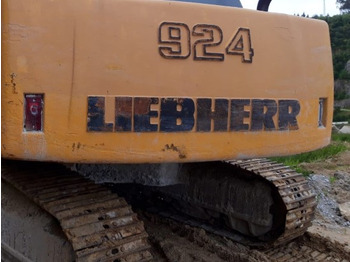 Kāpurķēžu ekskavators LIEBHERR R 924