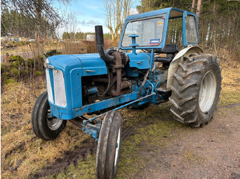 Traktors FORDSON