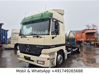 Konteineru vedējs/ Kravas automašīna ar noņemamā virsbūve MERCEDES-BENZ Actros 1835