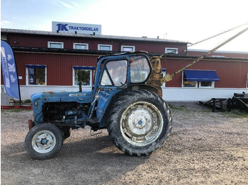 Traktors FORDSON