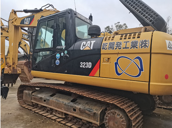 Kāpurķēžu ekskavators CATERPILLAR 323D: foto 2