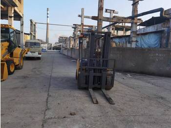 Šķērveida pacēlājs KOMATSU FD30: foto 2 Šķērveida pacēlājs KOMATSU FD30: foto 2