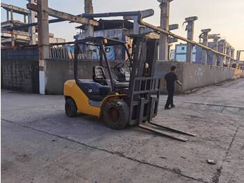 Šķērveida pacēlājs KOMATSU FD30: foto 3 Šķērveida pacēlājs KOMATSU FD30: foto 3