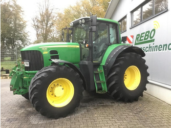 Traktors JOHN DEERE 7530