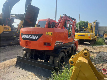 Riteņu ekskavators DOOSAN DX150W