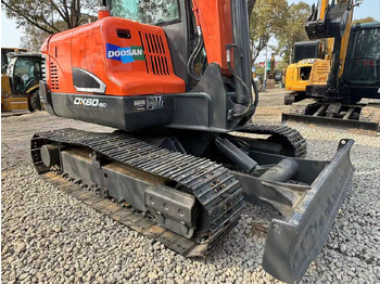 Kāpurķēžu ekskavators DOOSAN DX60-9C