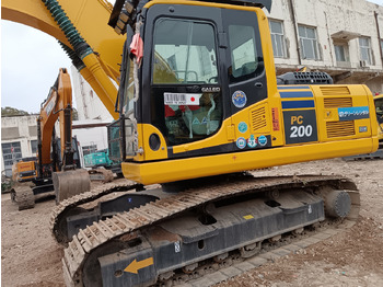 Kāpurķēžu ekskavators KOMATSU PC200-8