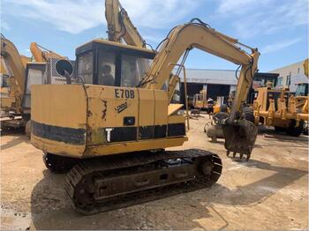 Kāpurķēžu ekskavators CATERPILLAR E70B