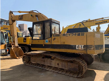 Kāpurķēžu ekskavators CATERPILLAR E200B