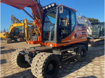 Riteņu ekskavators DOOSAN DX160W-3