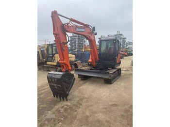 Kāpurķēžu ekskavators DOOSAN DX60