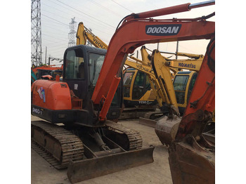 Kāpurķēžu ekskavators DOOSAN DX60