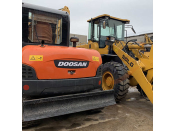 Kāpurķēžu ekskavators DOOSAN DX60