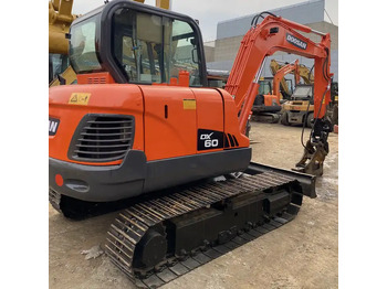 Kāpurķēžu ekskavators DOOSAN DX60