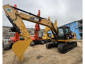 Ekskavators CATERPILLAR 320D