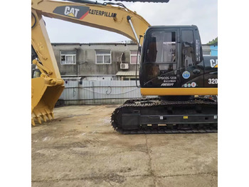 Ekskavators CATERPILLAR 320D