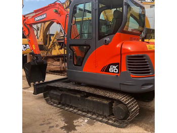 Kāpurķēžu ekskavators DOOSAN DX60W