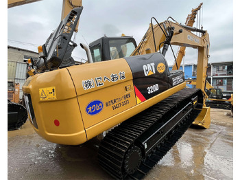 Kāpurķēžu ekskavators CATERPILLAR 320D