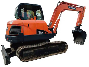 Kāpurķēžu ekskavators Used doosan 6ton dx60 excavator on sale in stock: foto 2