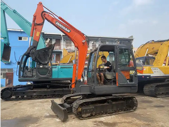 Kāpurķēžu ekskavators Used doosan 6ton dx60 excavator on sale in stock: foto 5