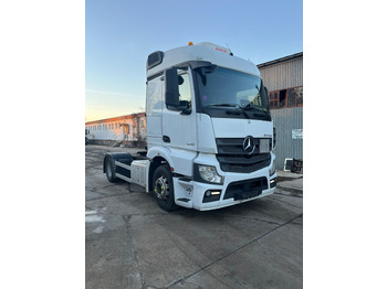 Vilcējs MERCEDES-BENZ Actros 1845