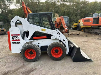 Kompaktiekrāvējs BOBCAT S185