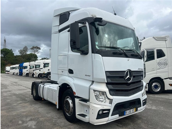 Vilcējs MERCEDES-BENZ Actros 1845