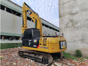 Kāpurķēžu ekskavators CATERPILLAR 320D2