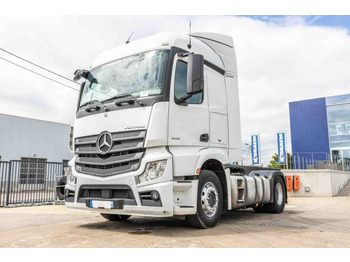 Vilcējs MERCEDES-BENZ Actros 1845