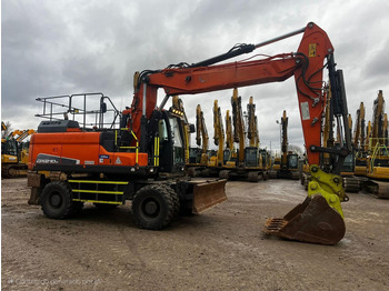 Riteņu ekskavators DOOSAN DX210