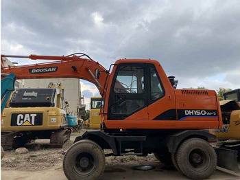 Kāpurķēžu ekskavators Doosan 150W-7 used wheel excavators Doosan 150W-7 secondhand machine for sale: foto 5