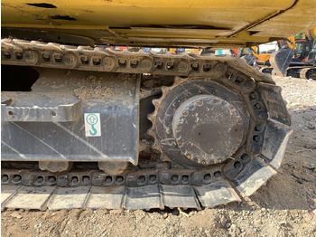 Kāpurķēžu ekskavators KOMATSU PC130