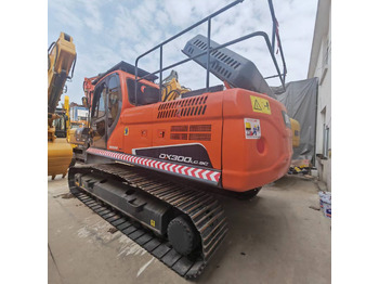 Kāpurķēžu ekskavators DOOSAN DX300