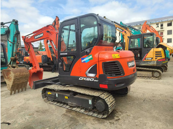 Kāpurķēžu ekskavators DOOSAN DX60