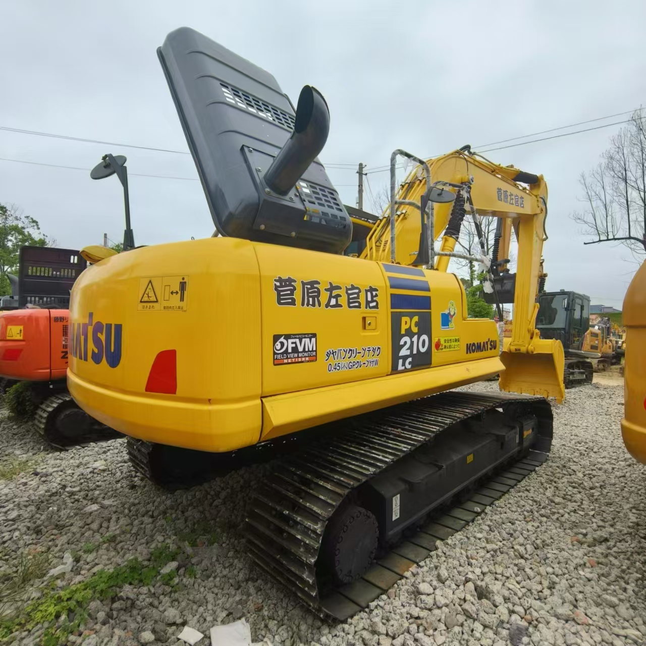 Kāpurķēžu ekskavators KOMATSU PC210: foto 3