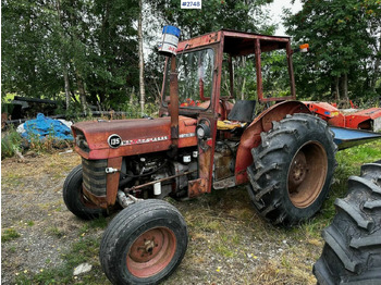 Traktors MASSEY FERGUSON 100 series