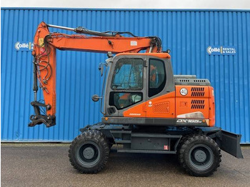 Riteņu ekskavators DOOSAN DX165W