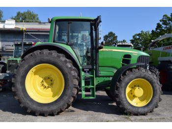 Traktors JOHN DEERE 7530