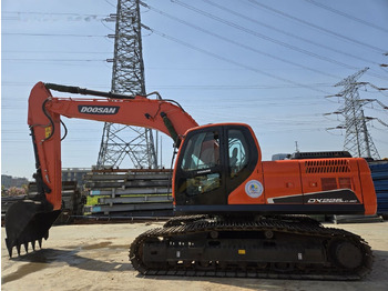 Kāpurķēžu ekskavators DOOSAN DX300