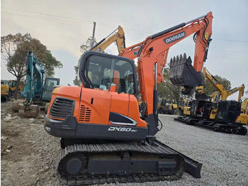 Kāpurķēžu ekskavators DOOSAN DX60