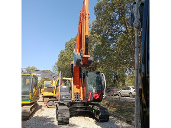 Kāpurķēžu ekskavators HITACHI ZX120