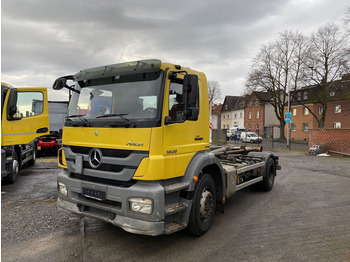 Pacēlājs ar āķi MERCEDES-BENZ Axor 1829