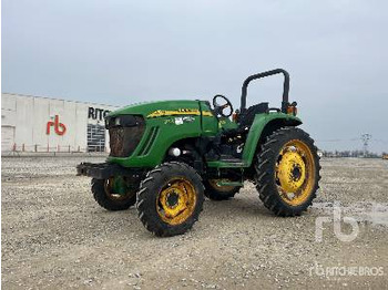 Traktors JOHN DEERE