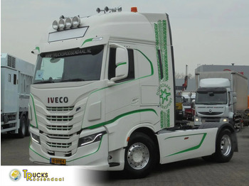 Vilcējs IVECO S-WAY