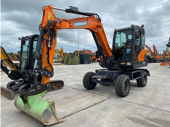 Riteņu ekskavators DOOSAN DX57W