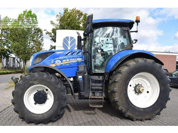 Traktors NEW HOLLAND T7.230