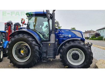 Traktors NEW HOLLAND T7