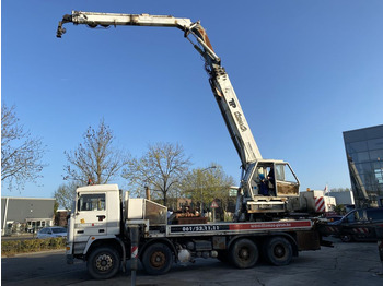 Kravas auto ar manipulatoru VOLVO F12